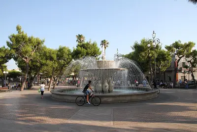 Grottaglie - Piazza Principe di Piemonte (foto Massimo Todaro)
