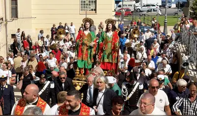Processione dei Santi Medici Cosma e Damiano (foto Massimo Todaro)