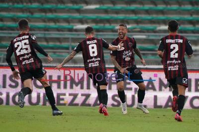 L’esultanza di Ferrante dopo il gol al Bari di mercoledì scorso