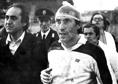31 gennaio 1982, C/1, Taranto-Latina 1-0: Renzo Rossi al 60° esce dal campo infortunato, accompagnato dal dottor Uzzi. Al suo posto entra Rondon, che risolverà la contesa a una decina di minuti dalla fine
