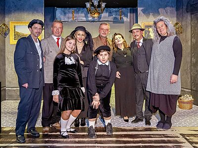 La compagnia teatrale La Maschera (foto Associazione Culturale Ethnica)