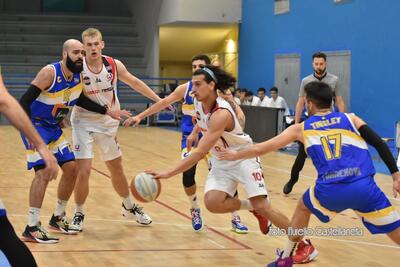 Conte in azione. Ponziani (19), Conti (16), Diomede (16) e Conte (11) in doppia cifra