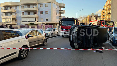 Taranto: incidente in Viale Virgilio (foto Francesco Manfuso)