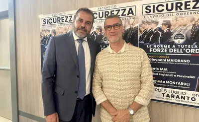 Da sx: l’onorevole Maiorano con Roberto Cavallo