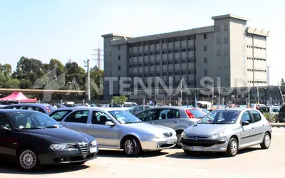 Parcheggio portineria ex Ilva (foto Massimo Todaro)