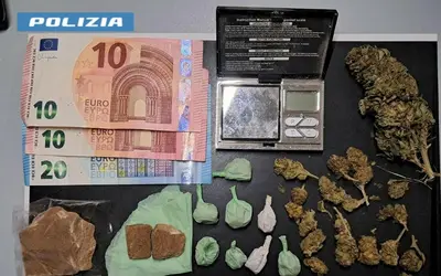 Manduria, droga in casa