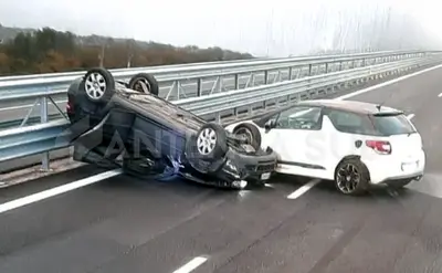 Incidente sulla nuova SS 172, auto si ribalta durante un sorpasso