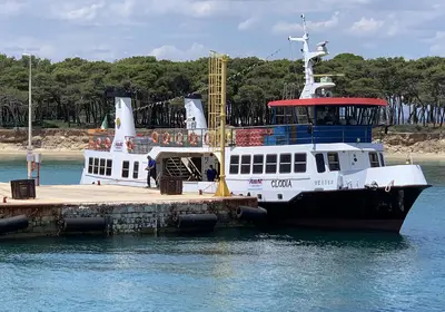 Clodia ormeggiata a San Pietro