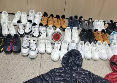 Taranto, inseguimento e denuncia per merce contraffatta in auto