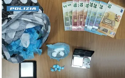 Taranto, spaccia cocaina sul posto di lavoro: 36enne arrestato