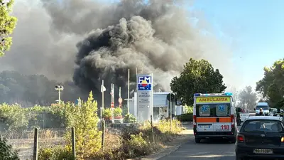 L'incendio al villaggio Fata Morgana (foto Massimo Todaro)