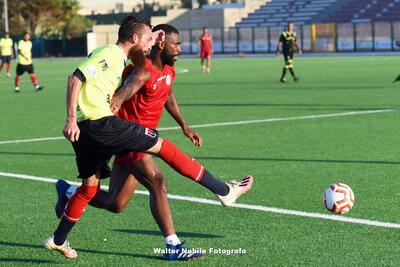 Faiello nella foto Walter Nobile durante l’amichevole con il Molfetta