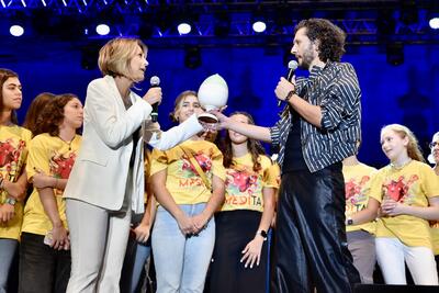 Ermal Meta riceve il Premio dei Due Mari BCC San Marzano (foto Aurelio Castellaneta)