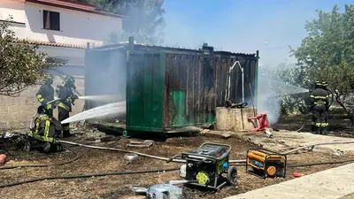Incendio a Talsano (foto Francesco Manfuso)