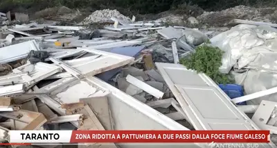 Pattumiera a due passi dalla foce fiume Galeso