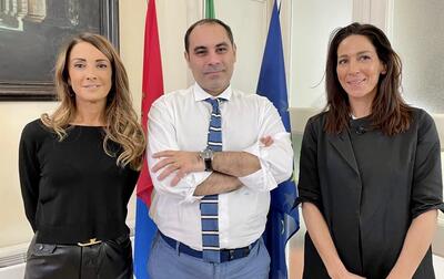 Da sinistra: Laura Di Santo (assessore), il sindaco Melucci e Alessandra Tracuzzi