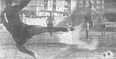 Il rigore trasformato da Napoleoni dell’ultima vittoria in casa del Crotone: era il 31/03/1968