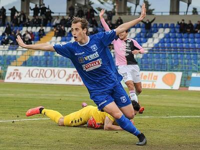 Carmine Cretella, centrocampista della Paganese