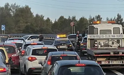 Incidente tra due auto provoca lunghe code sulla SS172 in zona Orimini