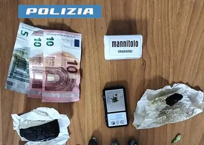 Agli arresti domiciliari, riprende l'attività di spaccio: arrestato
