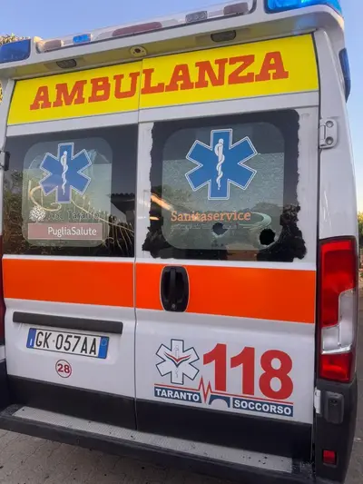 L’ambulanza sfasciata dal 32enne di Palagiano, poi arrestato