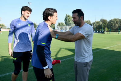 Mandas, Buffon - Via onefootball  (Photo by Marco Rosi - SS Lazio/Getty Images)Mandas, Buffon - Via onefootball  (Photo by Marco Rosi - SS Lazio/Getty Images)