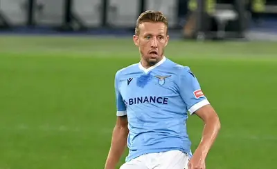 lucas leiva