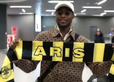 Kouame atterrato a Salonicco. (da Just Aris TV)