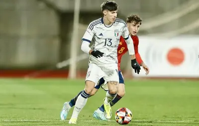 L'esterno della Fiorentina, Niccolò Fortini, in azione con l'Italia Under 18