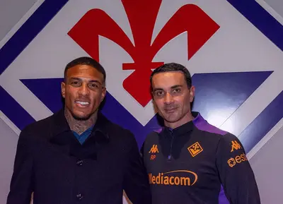 Michael Folorunsho e Raffaele Palladino. (credits: @acffiorentina, Instagram)