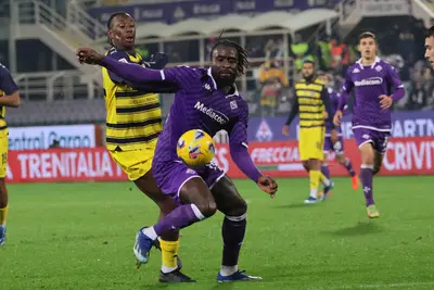 Nzola contro il Parma. Foto: Vicario/Fiorentinanews.com