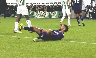 Gonzalez si infortuna in Ferencvaros-Fiorentina. Foto: Fiorentinanews.com