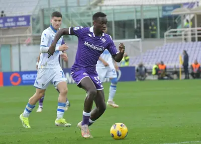 Kayode avanza palla al piede. Foto: Fanfani/Fiorentinanews.com