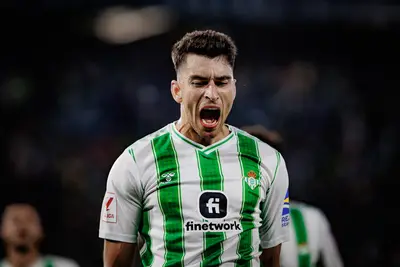 Il centrocampista del Real Betis, Marc Roca
