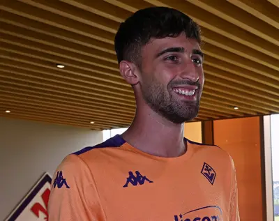 Mattia Viti in viola. (da Instagram: @acffiorentina)