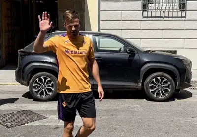 Il difensore Marin Pongracic alle visite mediche con la Fiorentina