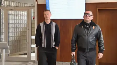 Albert Gudmundsson arriva in tribunale a Reykjavik