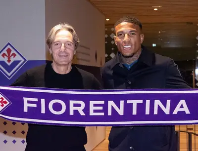 Michael Folorunsho e Alessandro Ferrari. (credits: @acffiorentina, Instagram)