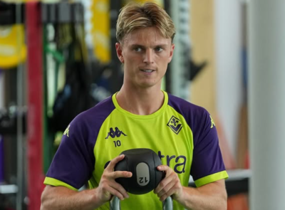 Albert Gudmundsson a lavoro in palestra. (da Instagram: @acffiorentina)