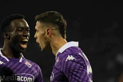 Martinez Quarta con Kayode. Foto: Vicario/Fiorentinanews.com