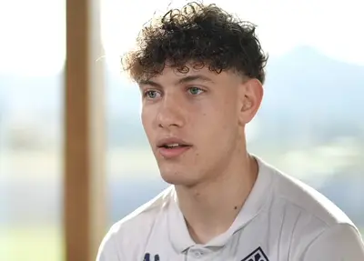 Il centrocampista viola Davide Atzeni