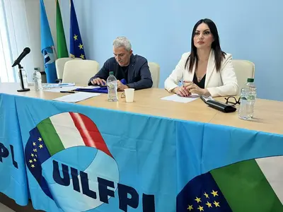 Da destra: il segretario generale della Uil Fpl Calabria Walter Bloise e il segretario generale Uil Calabria, Marialena Senese