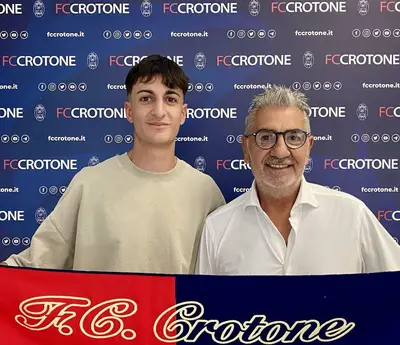 L'attaccante Gesualdo Napolitano e il patron Gianni Vrenna
