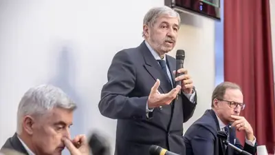 Il presidente della regione Marco Bucci insieme all'assessore Massimo Nicolò e Paolo Bordon