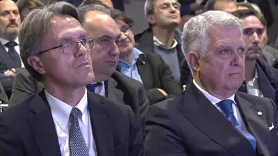 Da sinistra: l'ad Grossi di Eni Rewind e il commissario Errigo