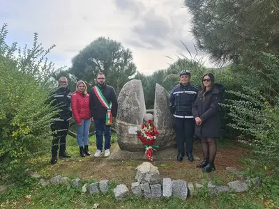 Il monumento dedicato a Lea Garofalo a Petilia Policastro