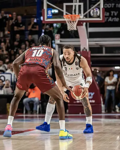 (Virtus Bologna)