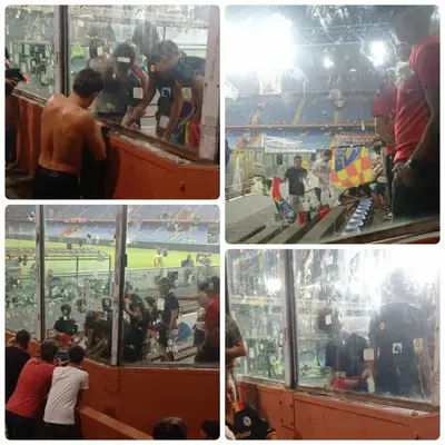 genoa lecce scambio sciarpe tra tifosi