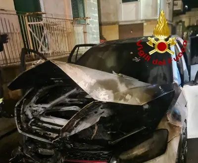 Auto bruciata