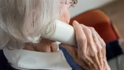 Anziana telefono
